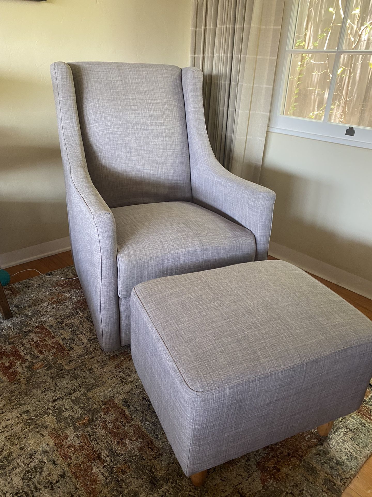 Babyletto Toco Swivel Glider w/ Ottoman