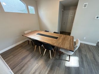 Beautiful Wood Dining Room Table (seats 8-10)