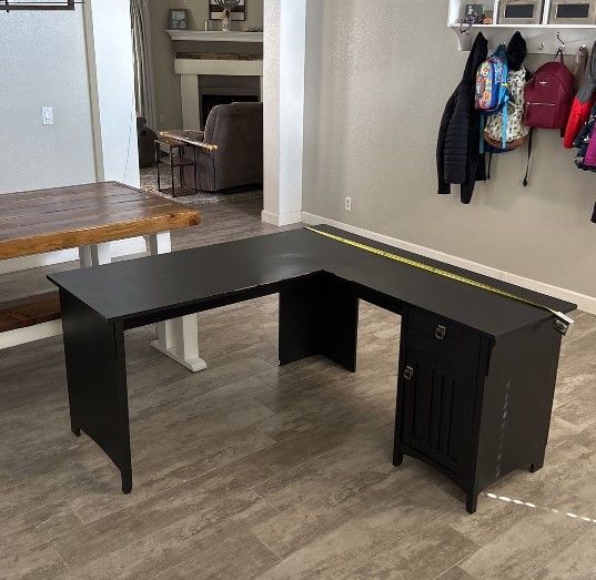 L - Shape Desk - Gaming / Office