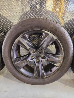 Toyota Highlander Platinum OEM 19" Wheels.