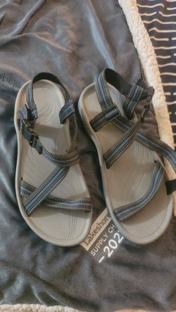 New Sandals Size 9