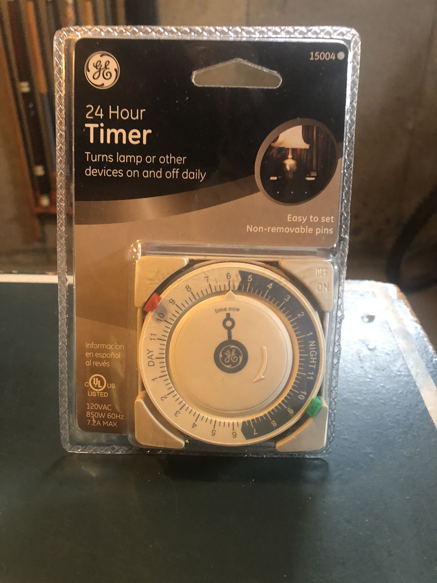 GE 24 Hour Timer, Turns Lamp Or Other Devices On And Off Daily.