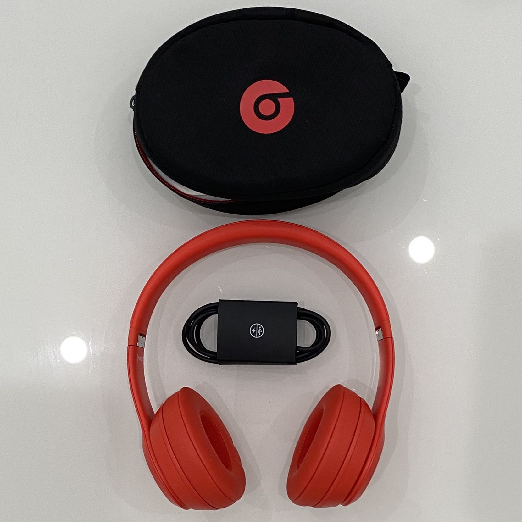 Beats Solo 3 Bluetooth Wireless Headphones in Red