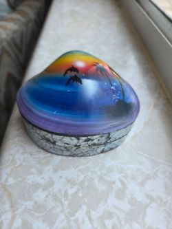 Small Tropical Clam Shell Jewelry Box