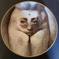 1980s Fornasetti, Rosenthal Classic Germany Fornasetti DEKOR TEMI E VARIAZIONI Motiv 19 Plate
