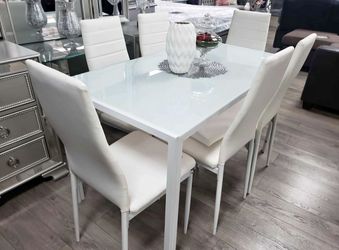 Dining Table - High Gloss 💎