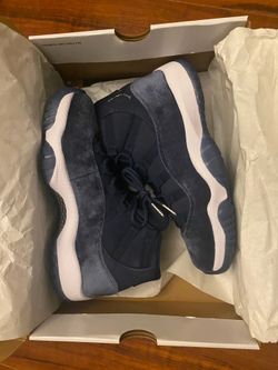 Jordan 11 midnight navy velvet womens 10/mens 8.5