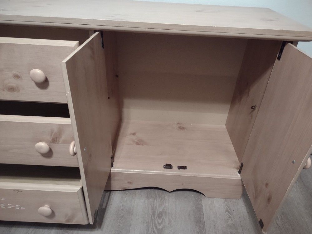 Dresser for Sale in San Antonio, TX OfferUp