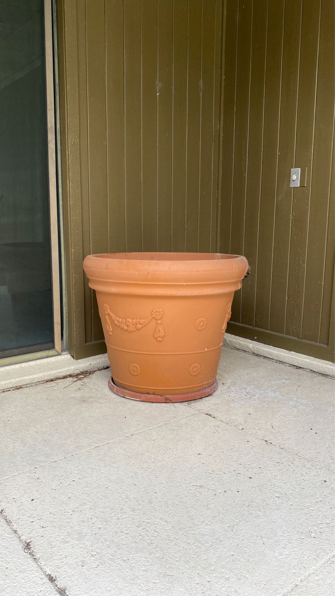 Jumbo plant pots