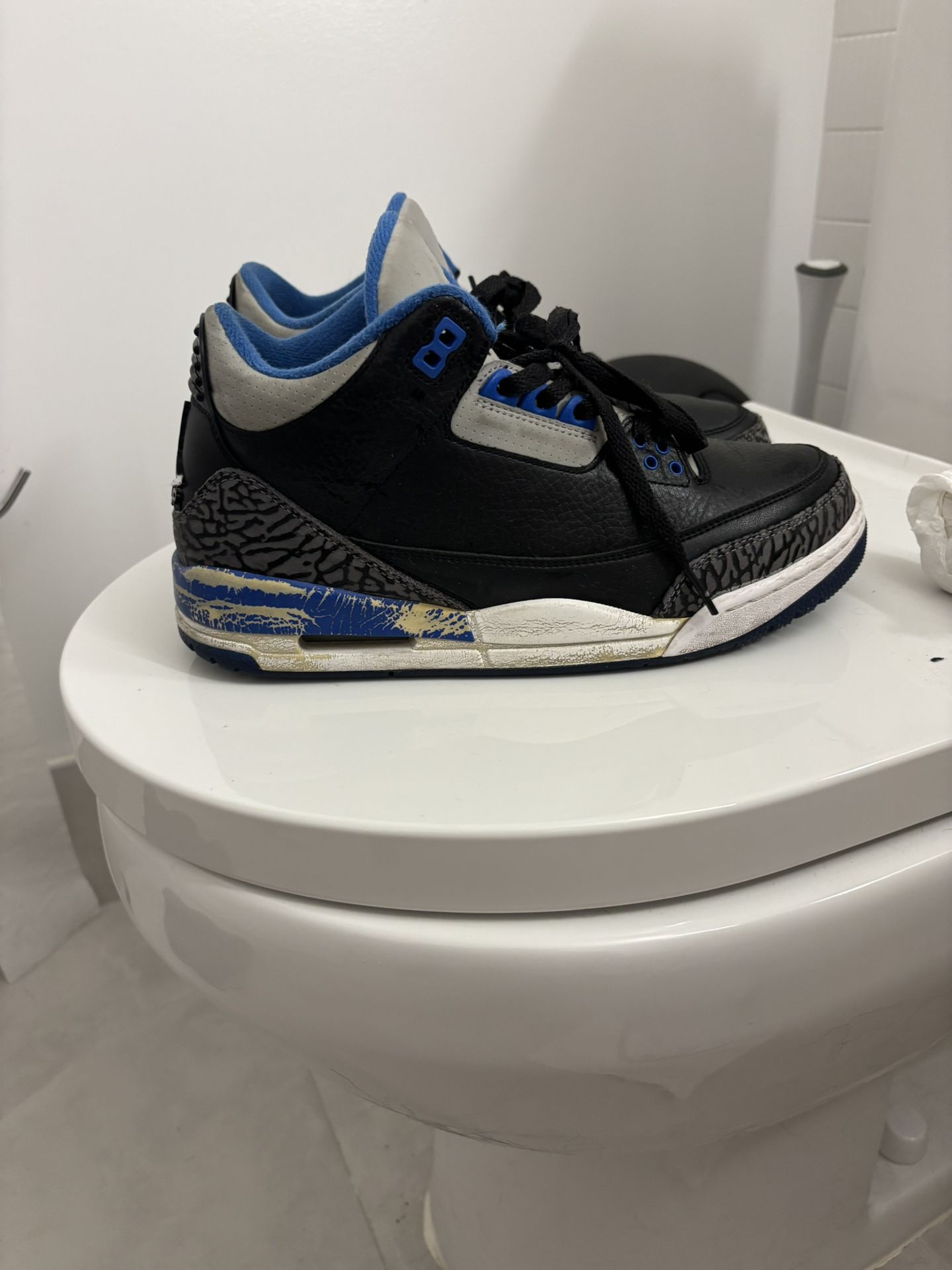 Size 8 Jordan 3s