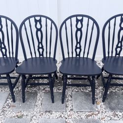 Set Of 4 Windsor Chairs