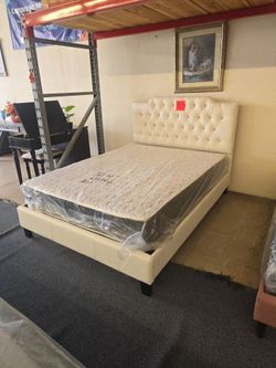 DISPLAY FULL BED FRAME WITH MATTRESS