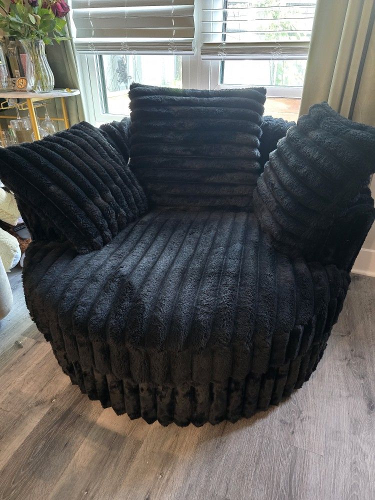 Oversized Swivel Accent Chair