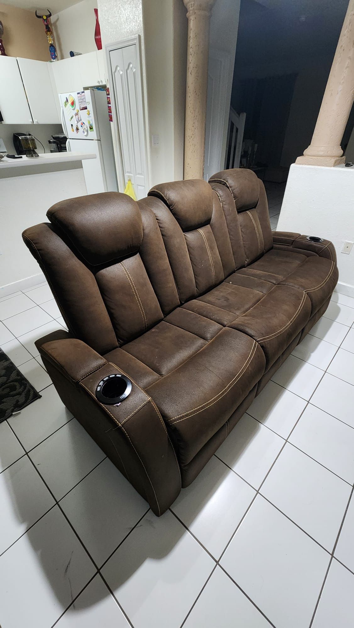 Dual PWR Recl Sofá Brown