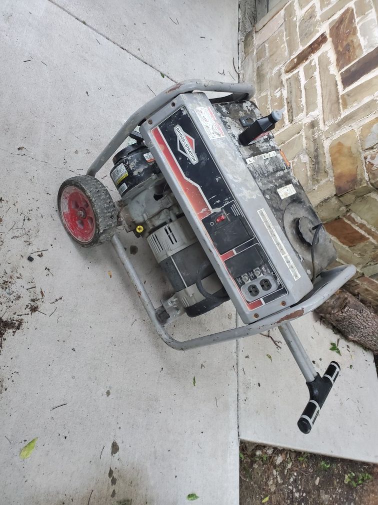 1650 Series Briggs and Stratton Generator for Sale in Mesquite, TX