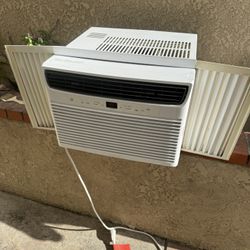 Frigidaire Window AC In New Condition 