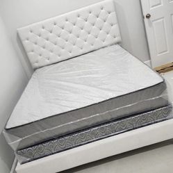 Brand new queen-size bed in black and white 