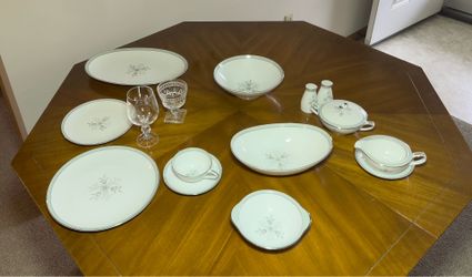 Mid-Century Weiman Octagonal Dining Table