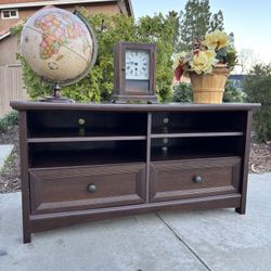 Media TV Stand Furniture Good Condition