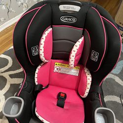 Graco Baby Extend2Fit Convertible Car Seat Infant Child Safety Kenzie.    Convertible car seat grows with your child from rear-facing harness (4-50lbs