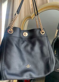 Coach women’s Edie shoulder Bag