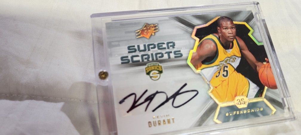 KEVIN DURANT signed sportscard for Sale in Tacoma, WA - OfferUp