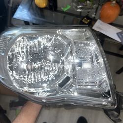 2005 Tacoma headlights