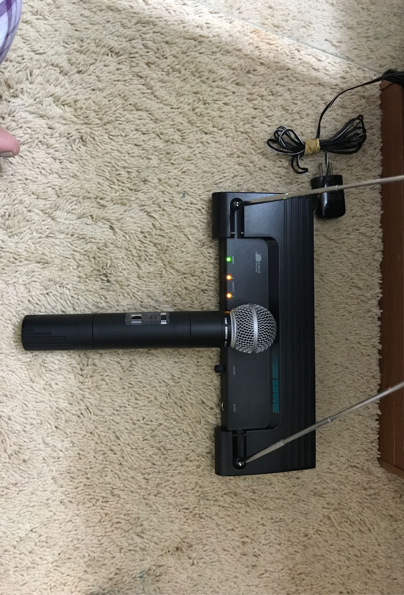 SHURE wireless mic with receiver excellent working condition