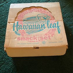Vintage Hawaiian leaf snack set made in Columbus Ohio