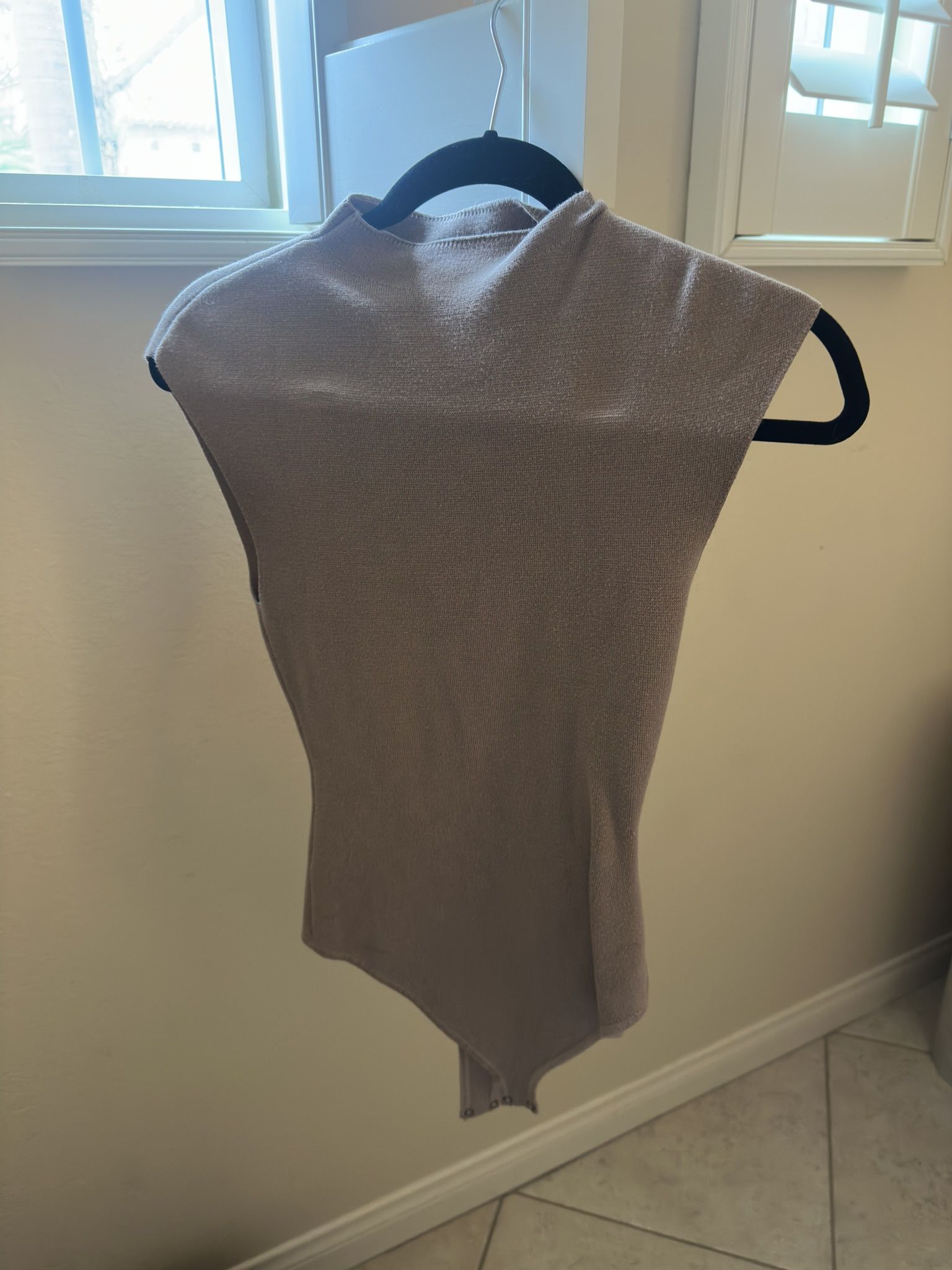 Abercrombie bodysuit size XS