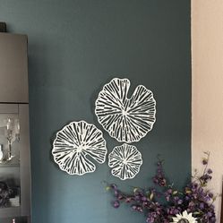 Paper And Metal Wall Decor Set