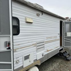 2008 Sunnybrook Sunset Creek 30ft Camper 
