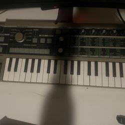 Micro Korg  Zinthetizer Vocoder 