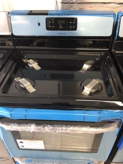 FRIGIDAIRE 4 BURNER STAINLESS STEEL NEW SCRATCH AND DENT RANGE