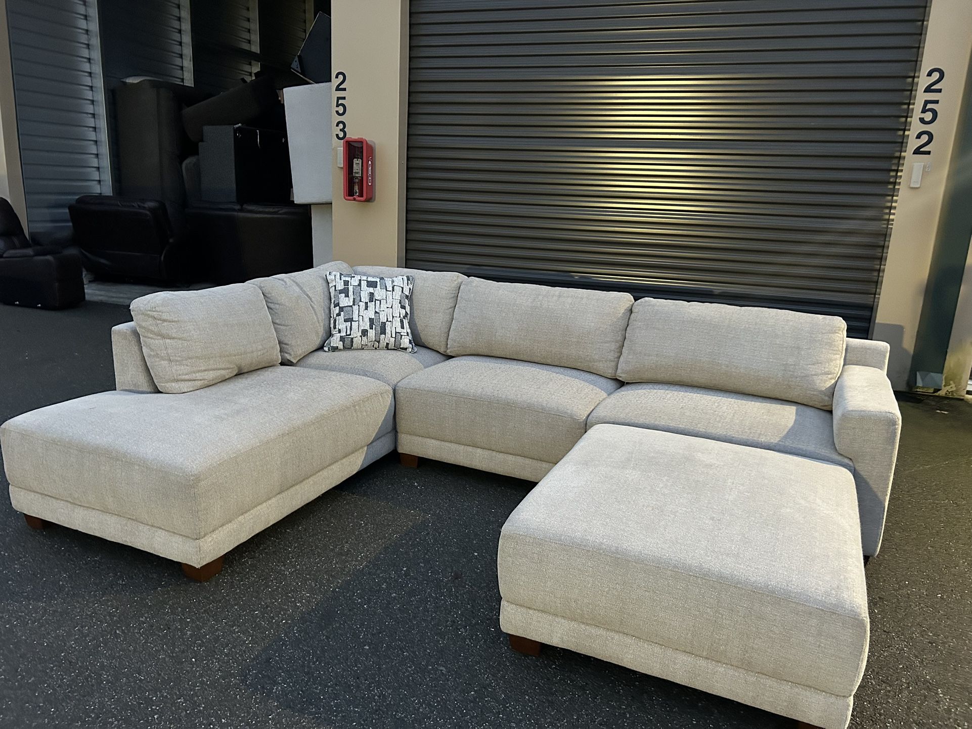 Sectional Couch 