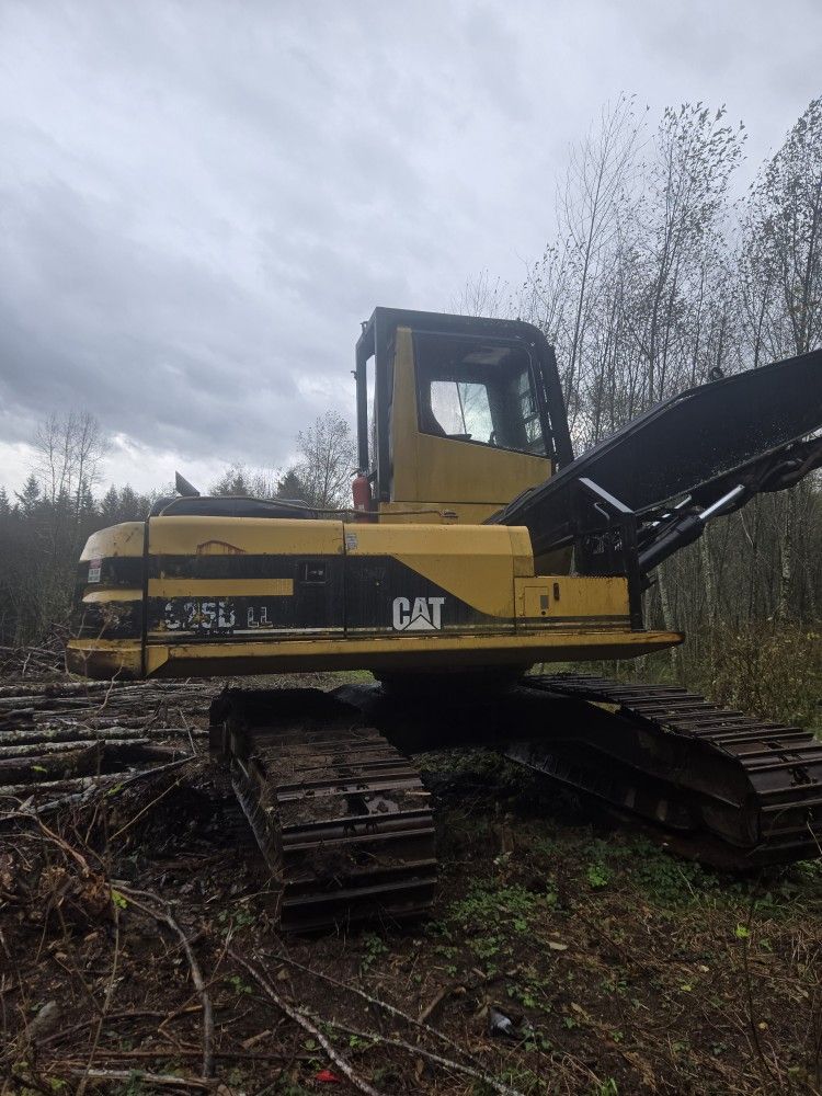 Cat 325 Log Loader