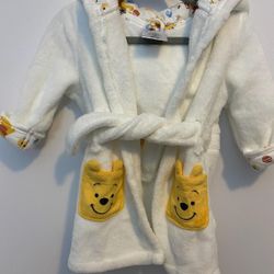 Disney Baby Size 6 - 9M White Winnie the Pooh Robe