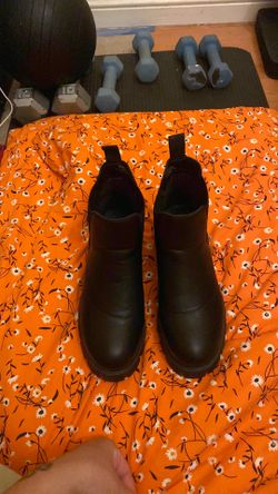 Cusionaire Sasha Chelsea Boot size 8.1/2 w