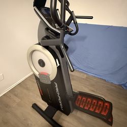 Pro Form Cardio Hit Trainer, precio firme, pick up only.