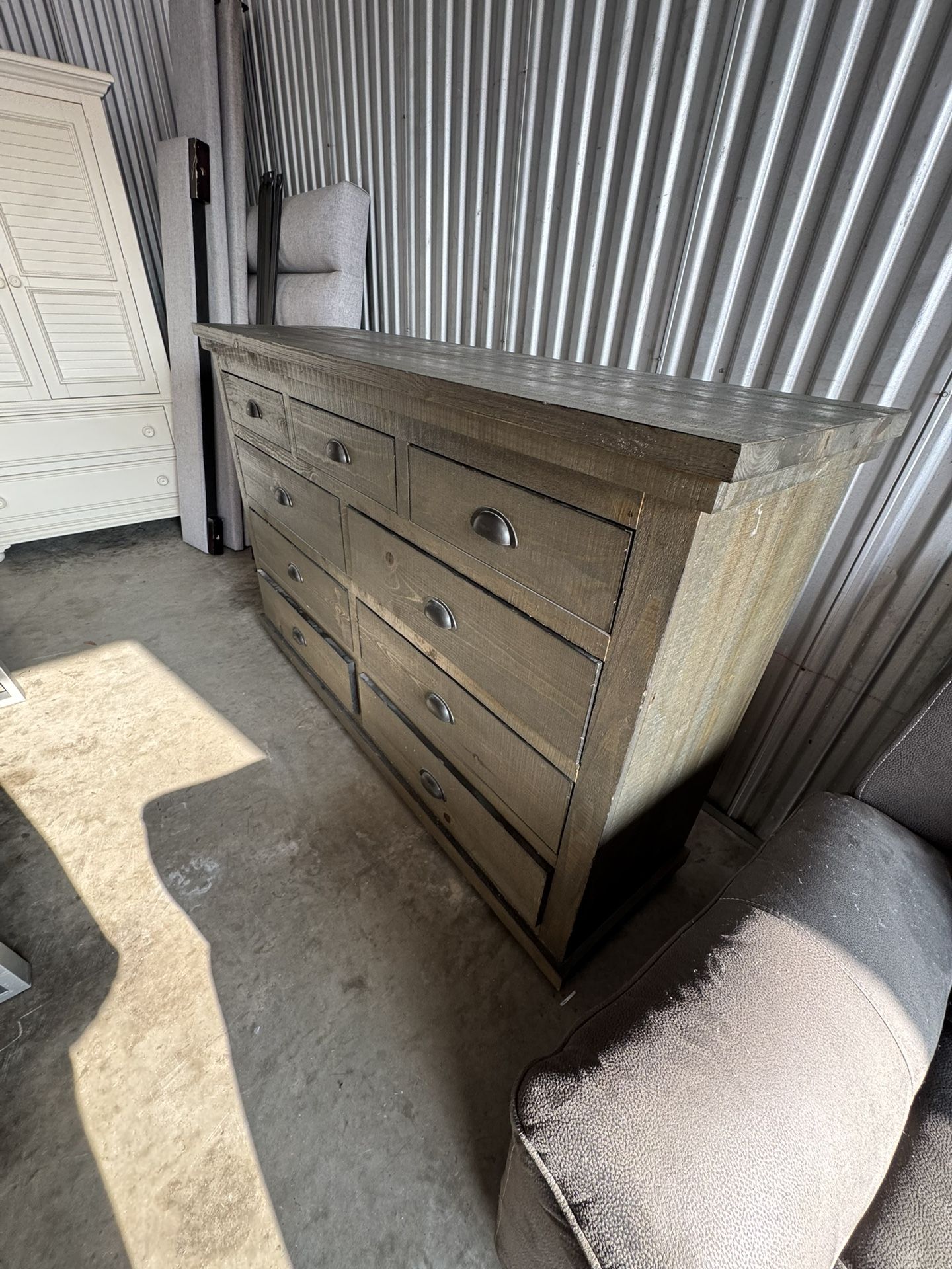 Dresser
