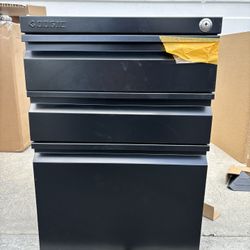 New 23.8”x17.7”x15.4” 3 Drawer Metal Filing Cabinet With Wheel