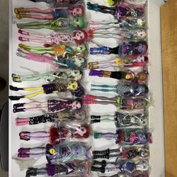 35 Monster High Dolls