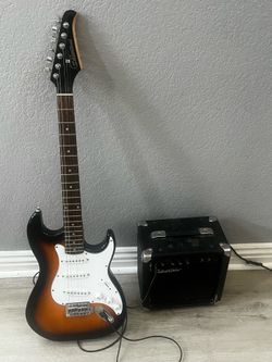 Silvertone Electric Guitar & Smart III Amp Bundle w/ Gig Bag