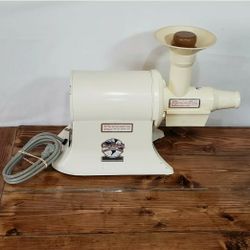 Champion Heavy Duty Masticating Juicer w All Accessories 