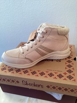 New Skechers Women’s Cream High-Top Sneakers/ Boots