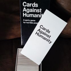 CARDS AGAINST HUMANITY GAME
