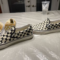 Women’s 8.5 Vans