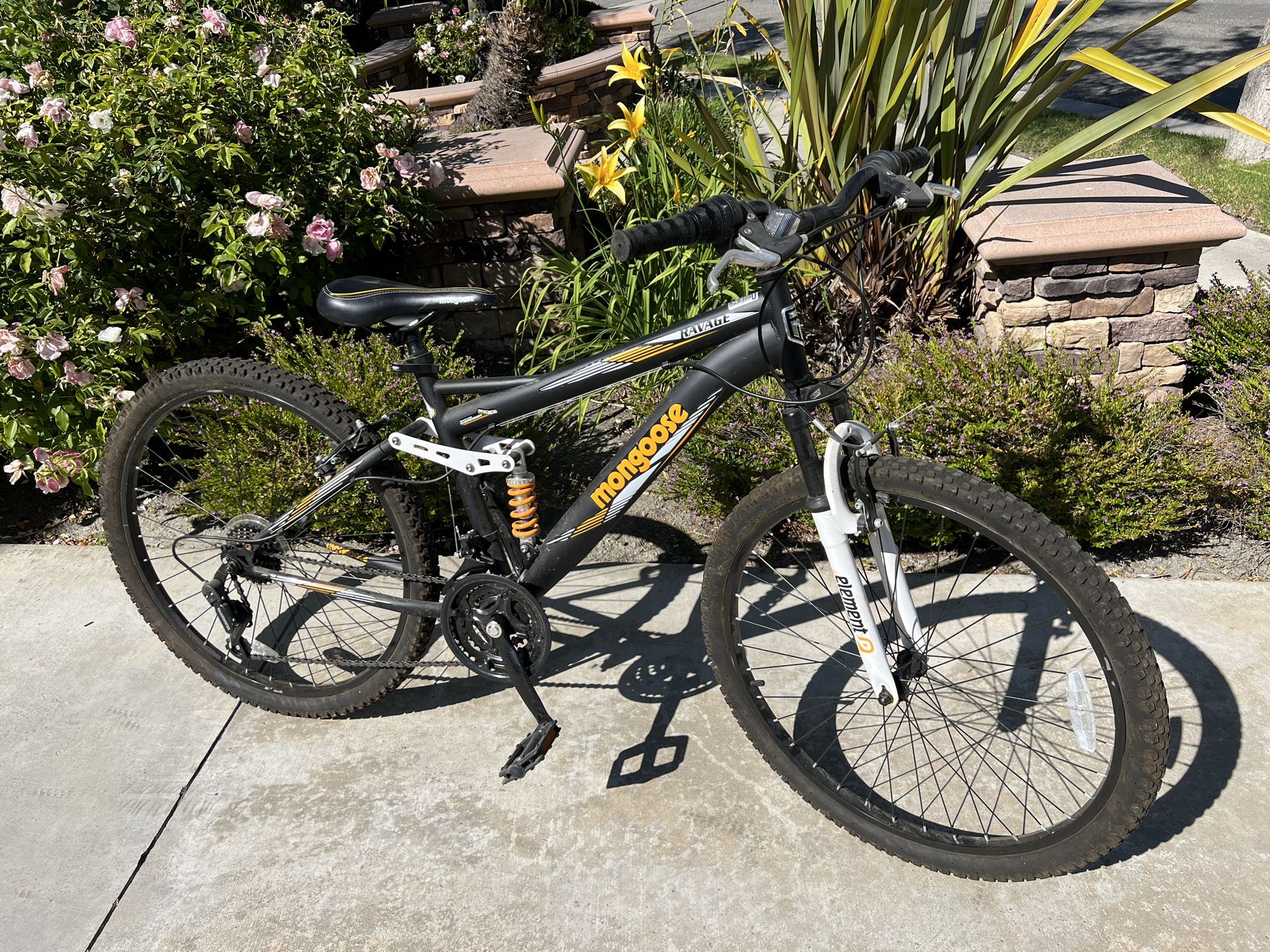 Mongoose Ravage mountian bike