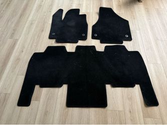 Lloyd’s Luxury Floor Mats - Chrysler Pacifica