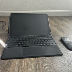 Microsoft Surface Pro 5 Laptop/Tablet - Barely Used 